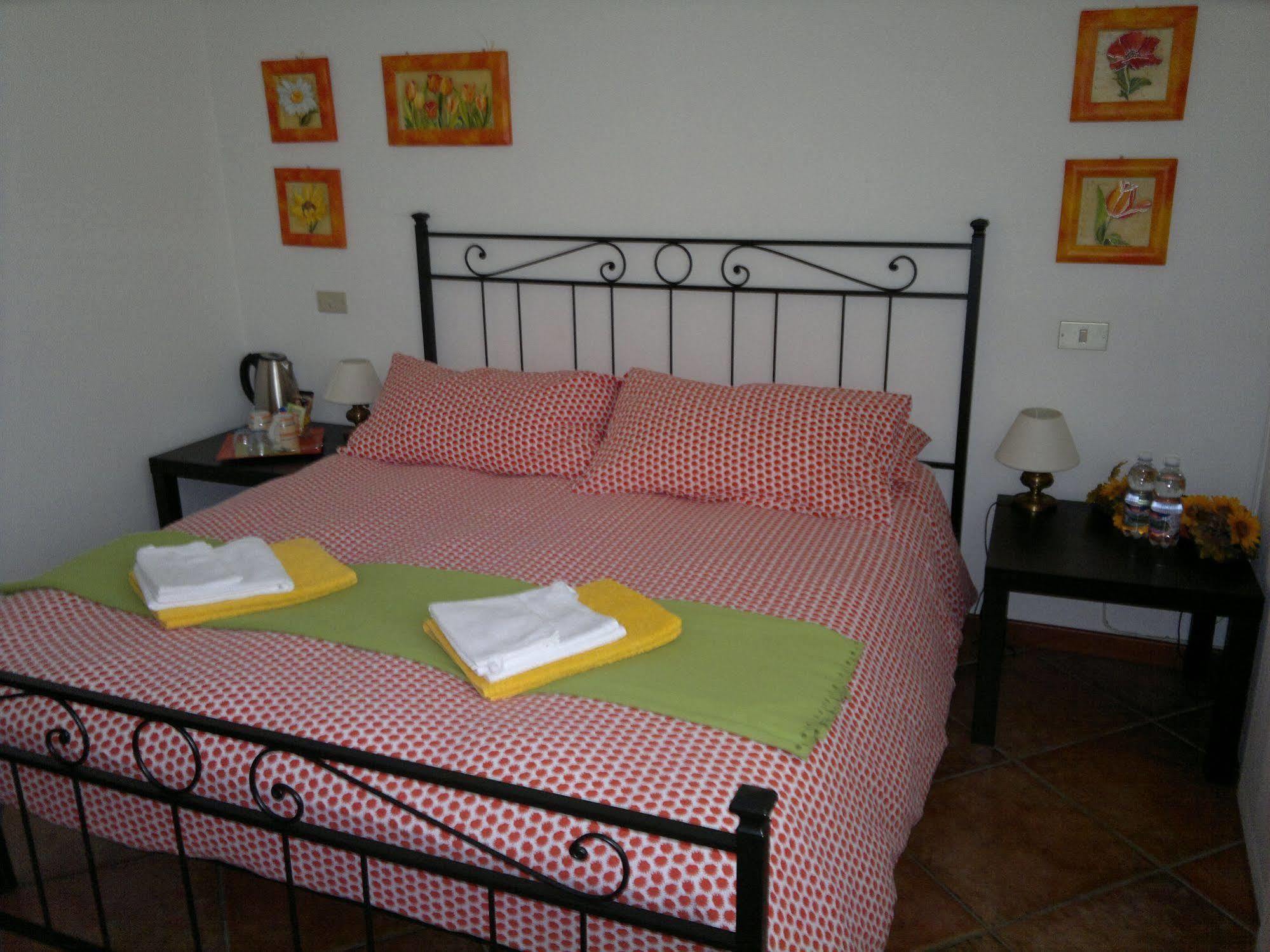 Lo Scoiattolo E La Noce Bed and Breakfast Stresa Exterior foto